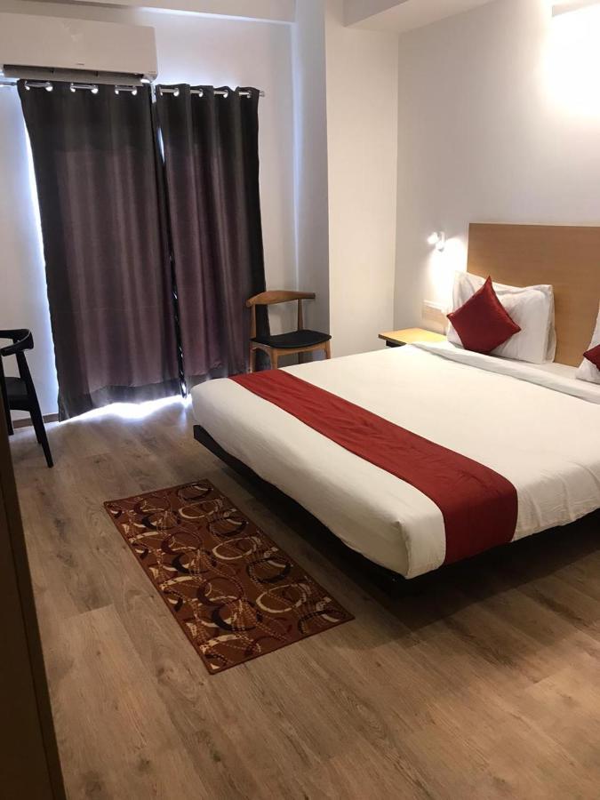 Hotel Aarkay Palace Badarpur Екстериор снимка