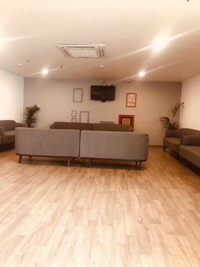 Hotel Aarkay Palace Badarpur Екстериор снимка