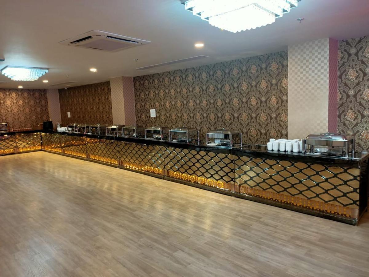 Hotel Aarkay Palace Badarpur Екстериор снимка