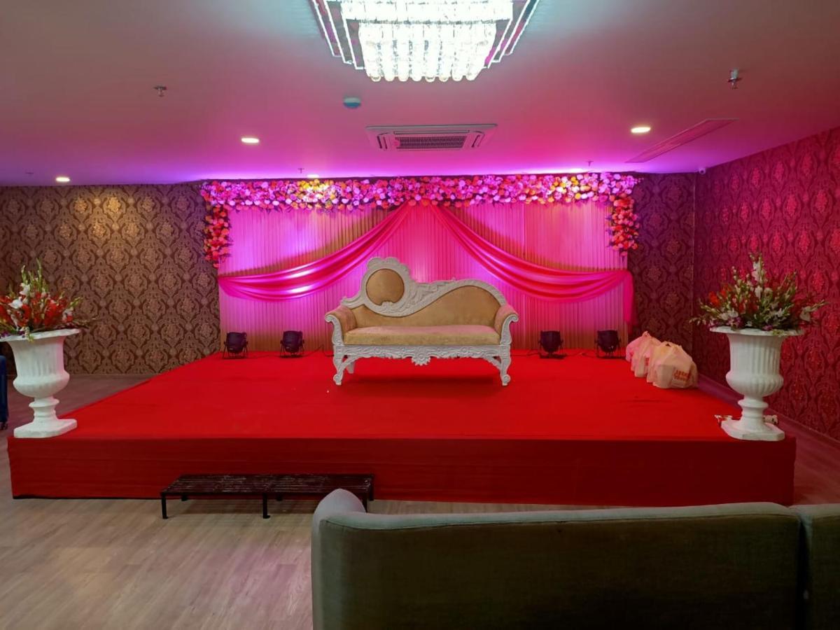 Hotel Aarkay Palace Badarpur Екстериор снимка