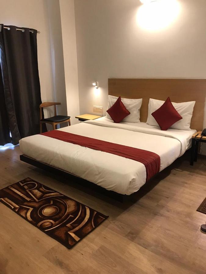 Hotel Aarkay Palace Badarpur Екстериор снимка