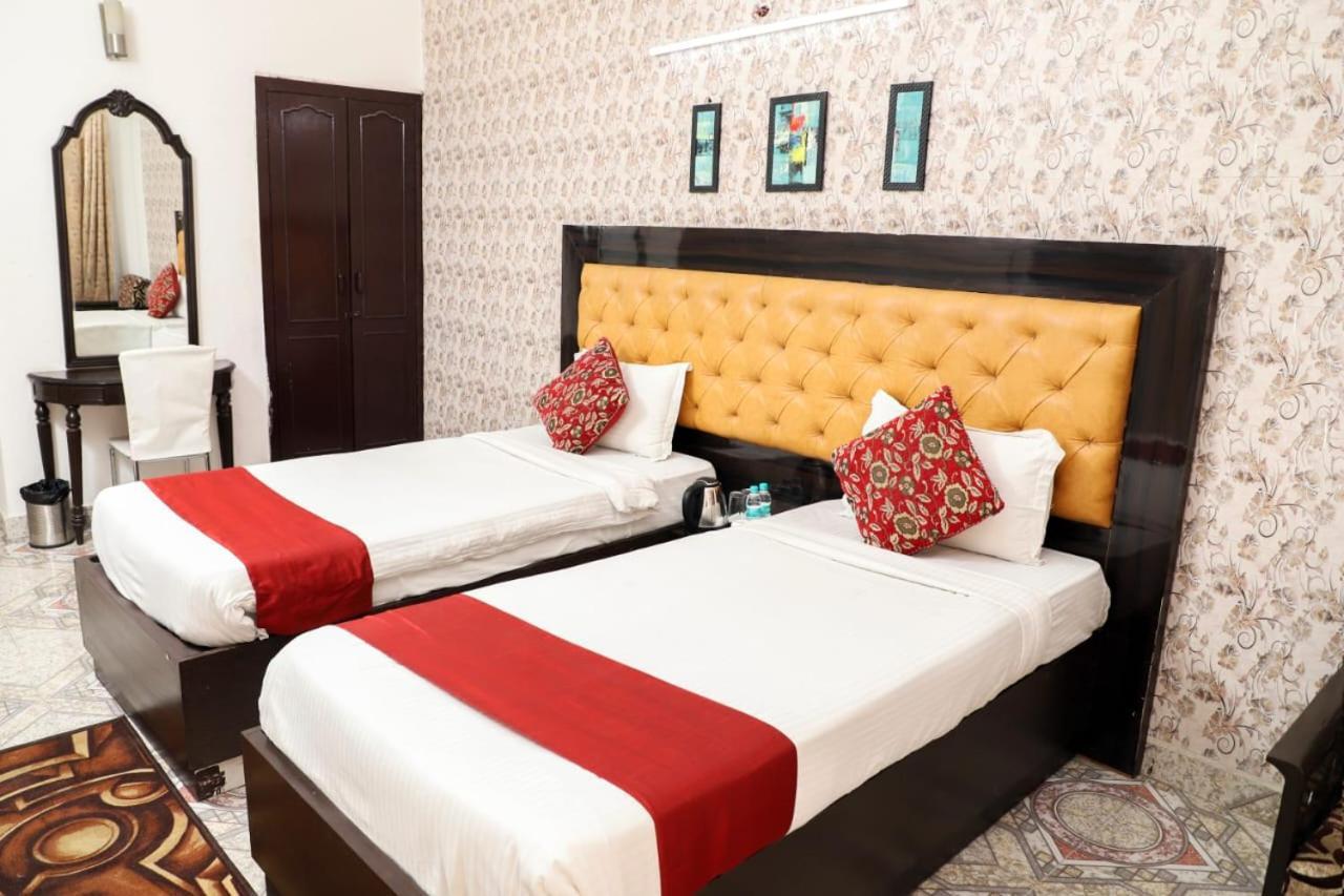 Hotel Aarkay Palace Badarpur Екстериор снимка