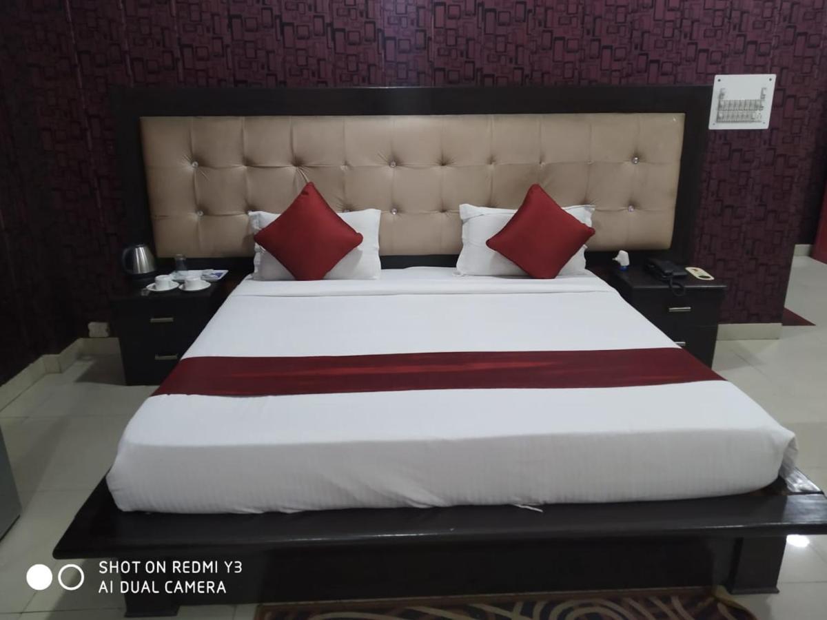 Hotel Aarkay Palace Badarpur Екстериор снимка