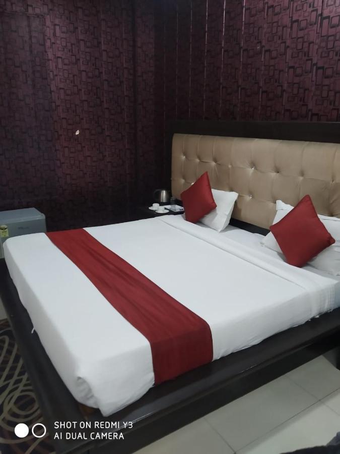 Hotel Aarkay Palace Badarpur Екстериор снимка
